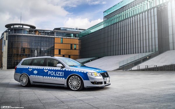 Nasz zadowolony klient. Oto co myśli niemiecka "polizei" na temat modyfikacji aut Felgi firmy RADI8 B12, na aucie 19" 8,5j (ET45) + 10j (ET42) 5x112\\n\\n21/03/2016 06:15